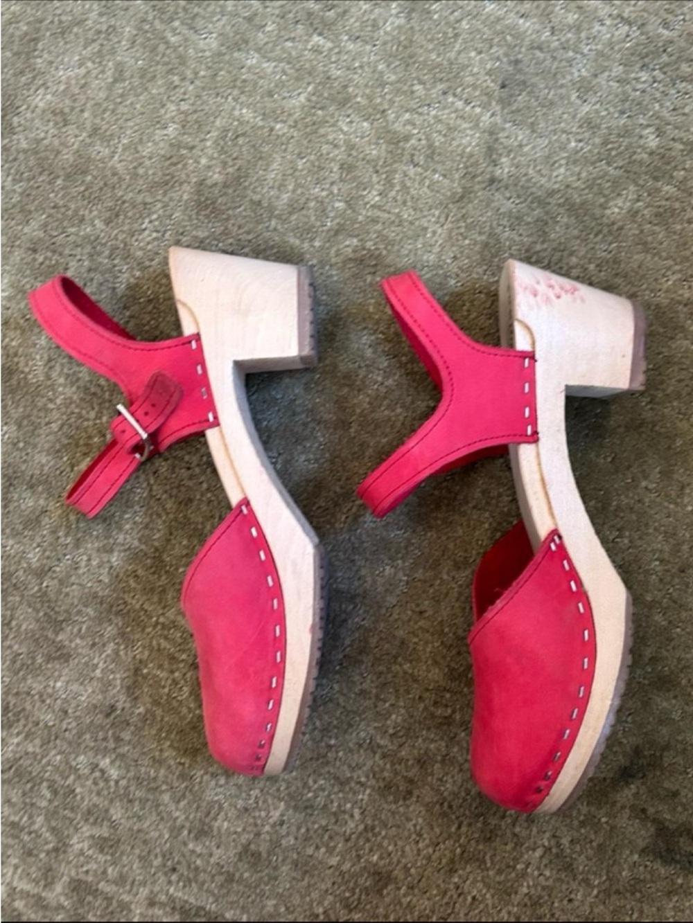 Victoria clog